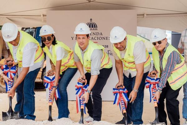Dan primer palazo para construcción de sede de la Alcaldía de San Rafael del Yuma
