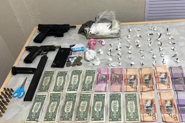 La Policía Nacional llevó a cabo un  operativo, con la finalidad de realizar incautación de armas y sustancias controladas.