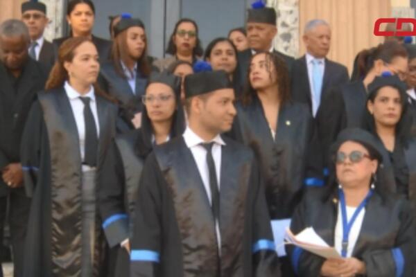 Fiscales mantienen paro laboral y anuncian otras manifestaciones este martes