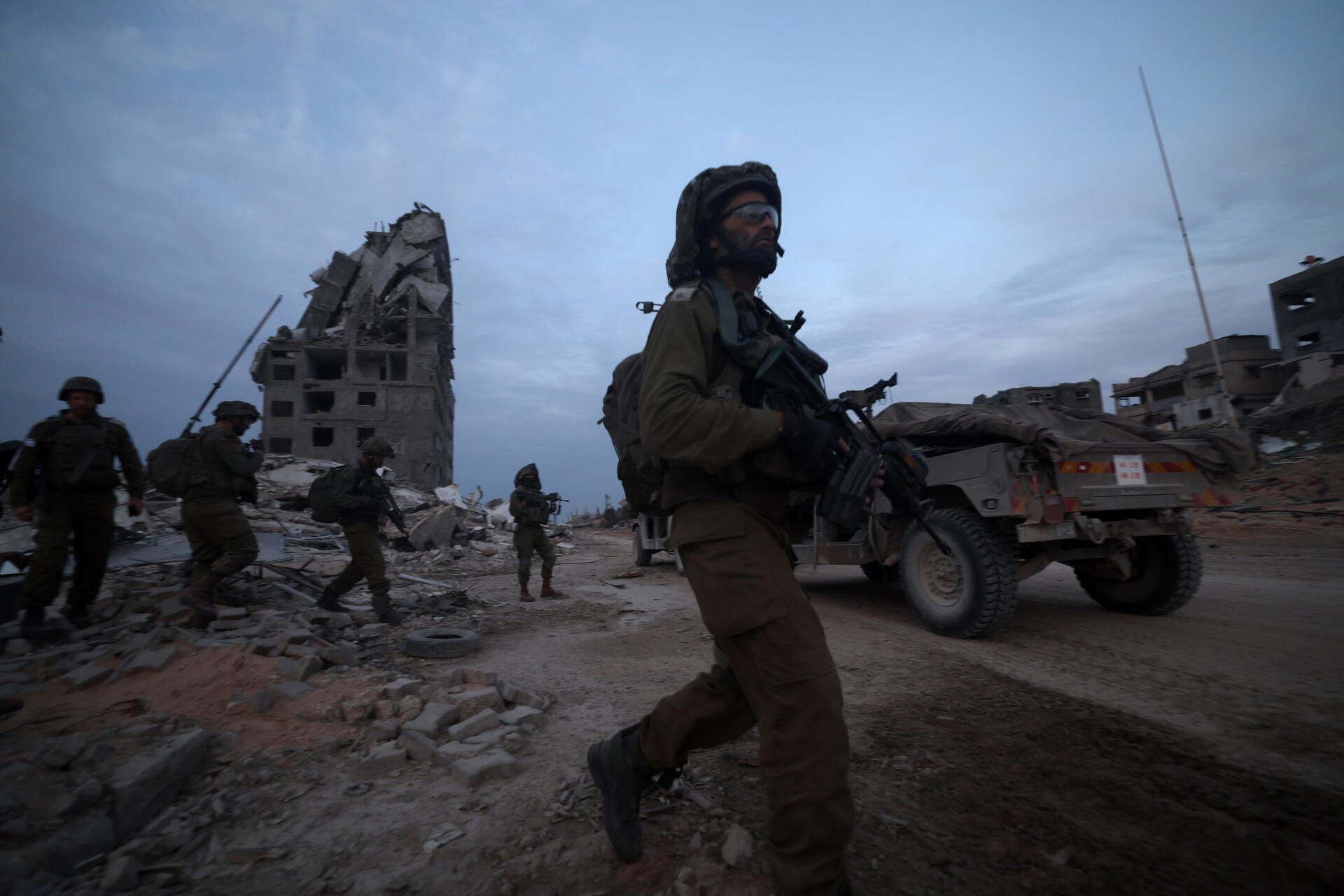 Ejército de Israel libera a unos 400 detenidos en el Kamal Adwan