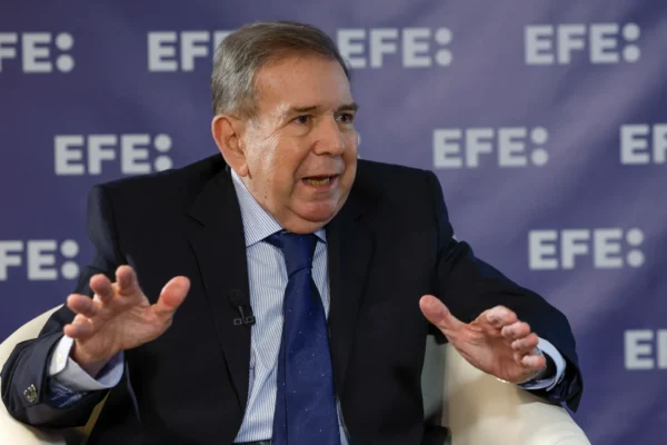 Gobierno de Venezuela reitera que González Urrutia será detenido si pone un pie en el país