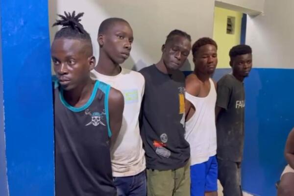 Nacionales haitianos terminaron detenidos este miércoles en el municipio Arenoso por la circulación de un video donde abusan de adolescente.