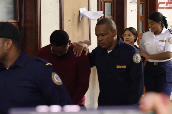 La jueza Fátima Veloz impuso tres meses de prisión preventiva contra Gabriel Emilio Cáceres; y presentación periódica a la joven Kristie Marié Cabral Romero, quienes se habrían asociado junto a otras dos personas para estafar, a través de la empresa Pipschasers