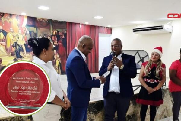Mario Brito agradeció el gesto y reafirmó su compromiso de continuar trabajando por el bienestar de Hato Mayor. Foto: Fuente externa. 