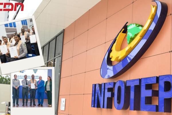 Certificados entregados a oficiales del Instituto Superior de Educación Policial (IPES)