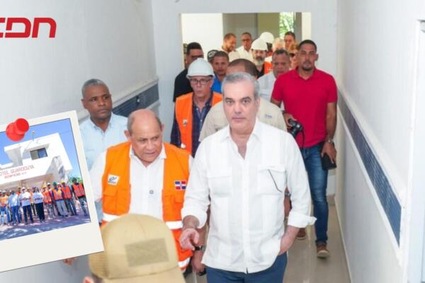 Rafael Santos Badía, director de Infotep junto al presidente Luis Abinader. 