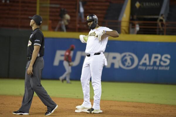 Jerar Encarnación se destacó por las Águilas frente al Escogido