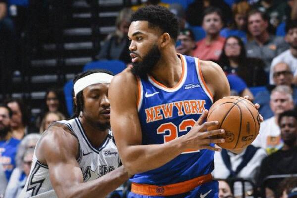 Karl Towns brilló en la victoria de los Knicks de Nueva York frente a Orlando Magic