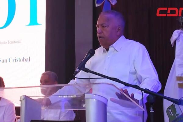 Alcalde Nelson de la Rosa.