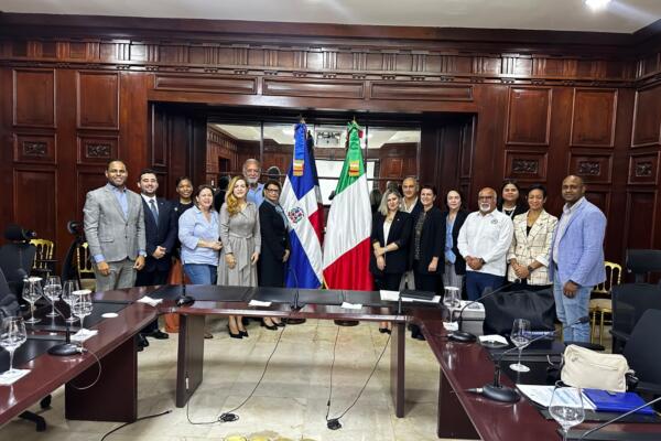 Loyola y IIS-spallanzani firman acuerdo “Vino y Viña”