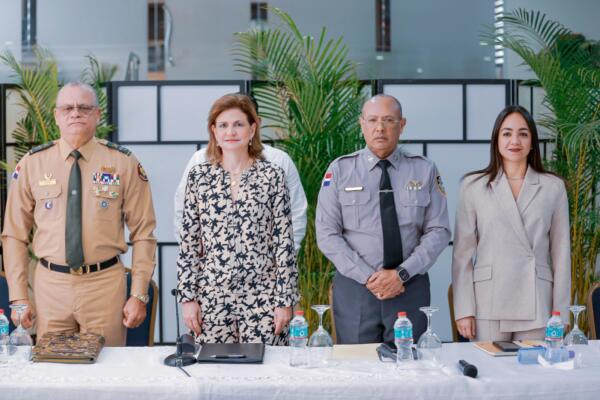 1. La vicepresidenta Raquel Peña encabezó la reunión de la Fuerza de Tarea Conjunta.
