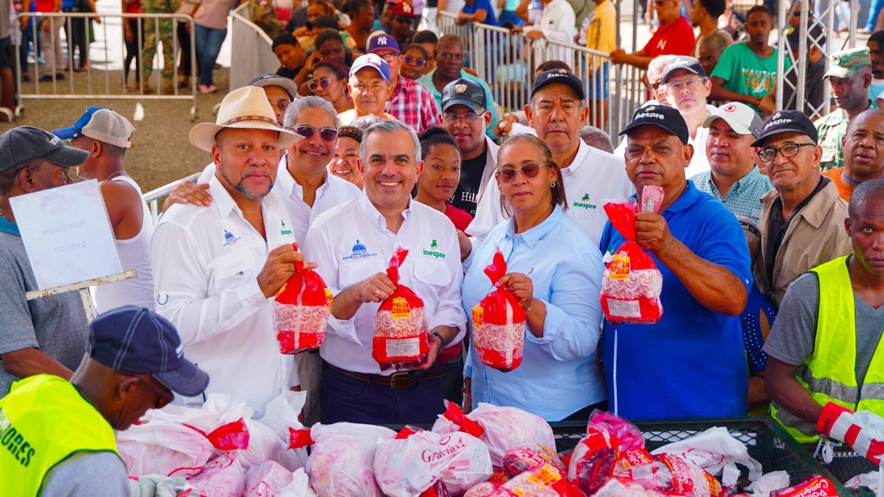 Más de 50 variedad de productos y dos combos especiales se vendieron en la feria “Navidad del Cambio con el Inespre 2024”.