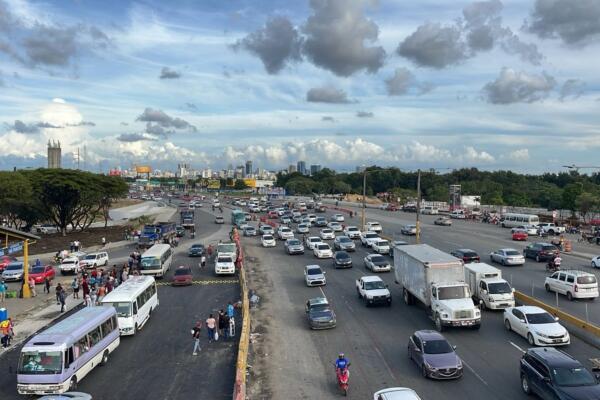 Nuevos carriles habilitados en el kilómetro 9 de la autopista Duarte.