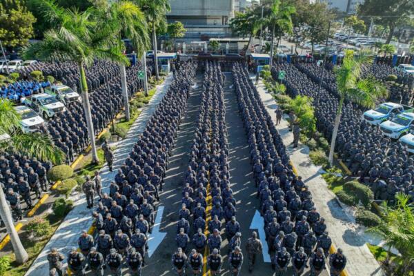 La Policía Nacional inició hace días el despliegue del personal que forma parte del operativo de Navidad para garantizar la paz (foto: Policía Nacional)