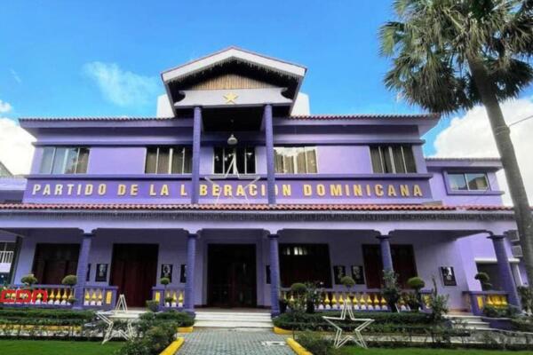 PLD dice gobierno busca destruir la educación con fusiones. (foto, fuente externa)
