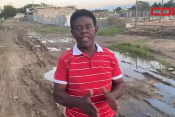 En medio de la indignación destacan que cuando llueve las aguas duran varios días estancadas.