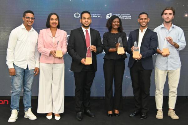 Jonan González ganó primer lugar en concurso “Comunicación Judicial”. (foto, fuente externa)