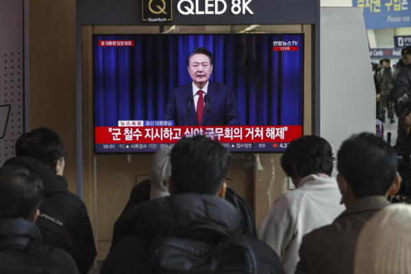 Presidente surcoreano, Yoon Suk Yeol, se dirige a la nación antes de una votación de destitución, el 7 de diciembre de 2024. 
EFE/EPA/JEON HEON-KYUN