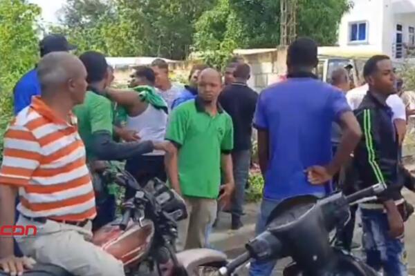 Transportistas de Hato Mayor protestan por negativa del Intrant a nuevos autobuses. (foto, fuente externa)