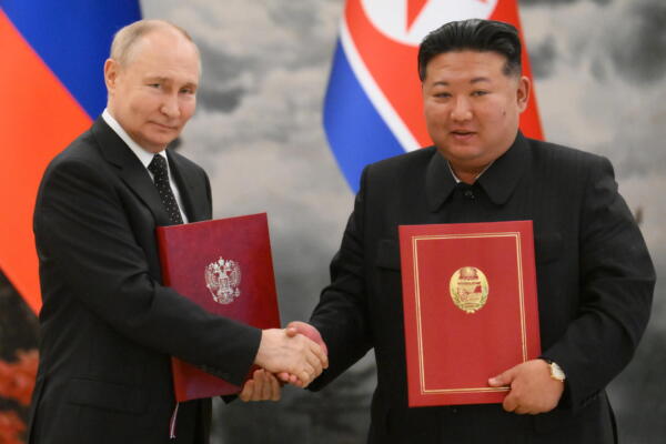 Kim Jong-un, y el presidente ruso, Vladímir Putin, en Pyongyang. EFE/EPA/KRISTINA KORMILITSYNA / SPUTNIK / KREMLIN 