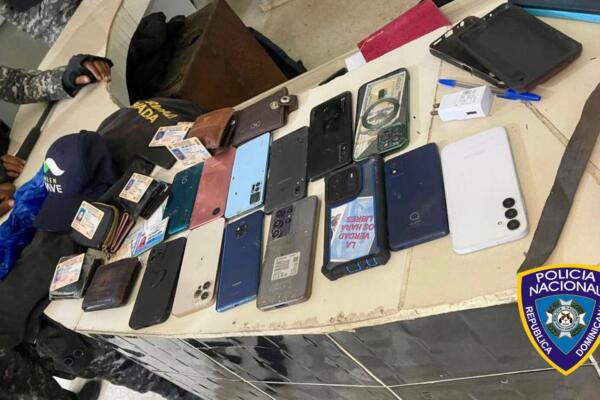 La Policía Nacional logró recuperar más de 13 celulares robados y cuatro motocicletas durante un operativo.