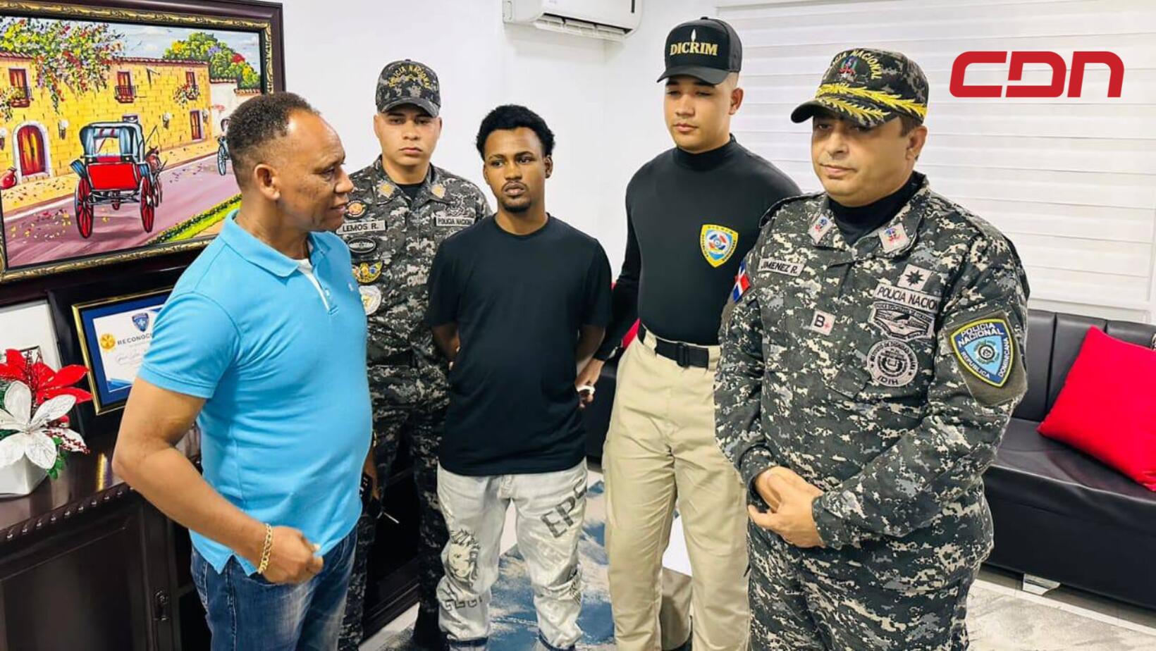 Se entrega “Chiguete”, implicado en robo millonario de joyería y buscado por homicidio en Santiago