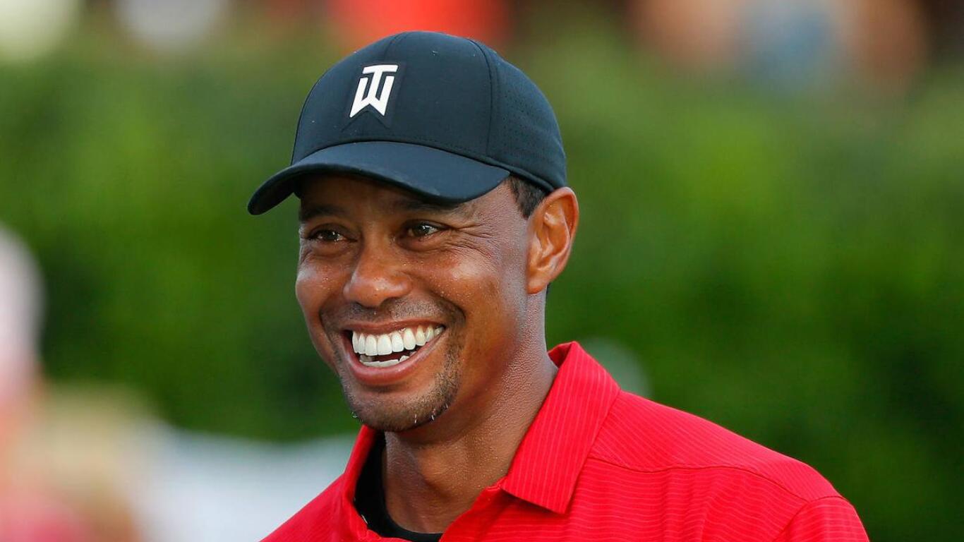 El golfista estadounidense Tiger Woods, quien celebra hoy sus 49 años, es uno de los más grandes íconos del deporte.