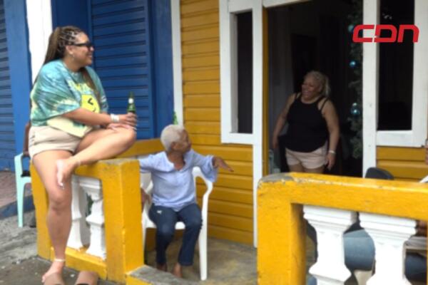 Bajo un cálido ambiente, la familia Vargas espera todos los años el 24 de diciembre para reunirse y disfrutar de una velada significativa.