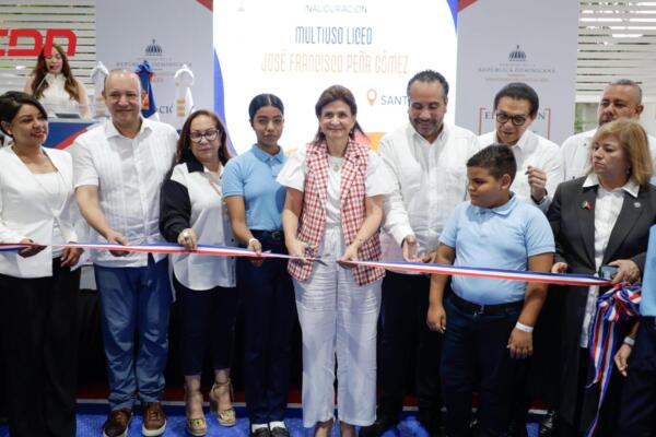 Vicepresidenta Raquel Peña en inauguración de polideportivo techado en el Centro Educativo José Francisco Peña Gómez.