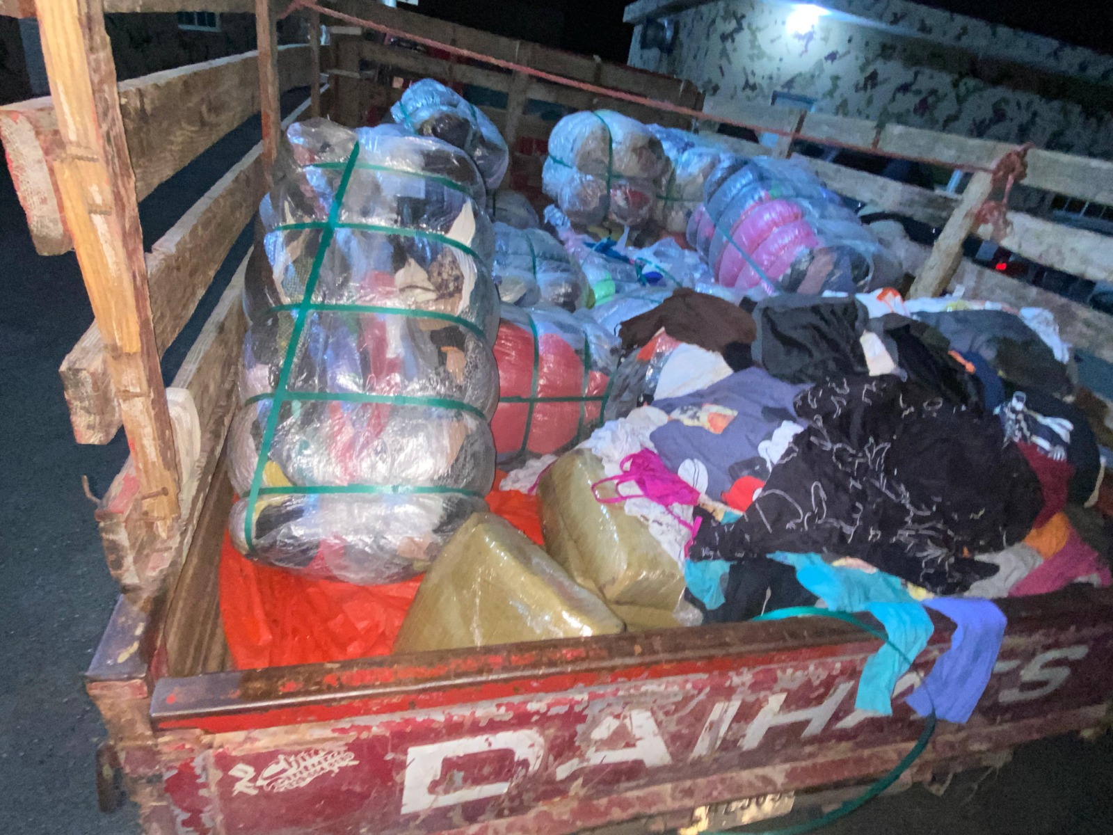 CESFronT y DNCD ocupan más de 291 libras de marihuana dentro de pacas de ropas