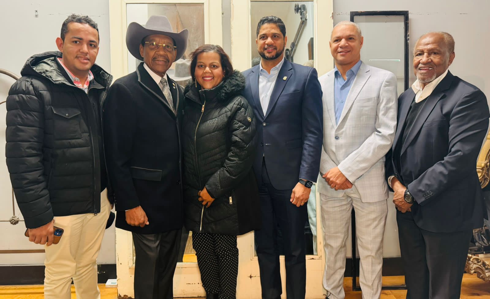 El senador por el PRM en San Cristóbal, Gustavo Lara Salazar, arribó a New York para sostener un encuentro con los dominicanos representantes.