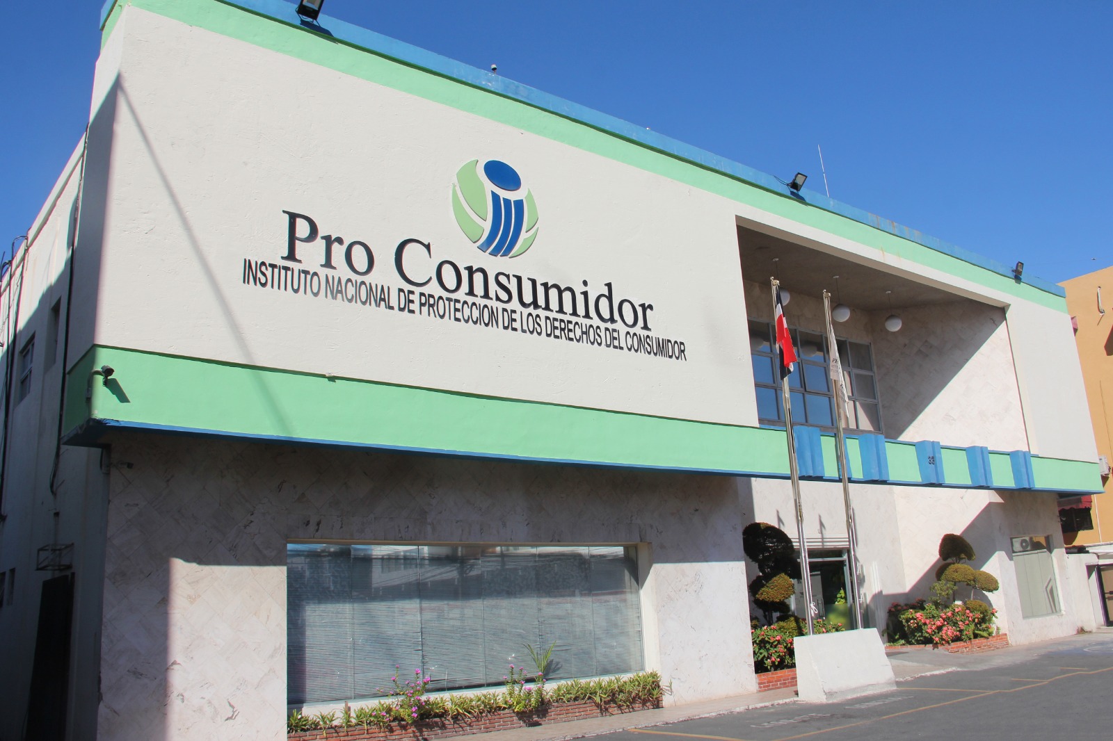 Pro Consumidor anunció que realizará operativos para acabar con "abusos" en los negocios de alimentos del municipio de Boca Chica.