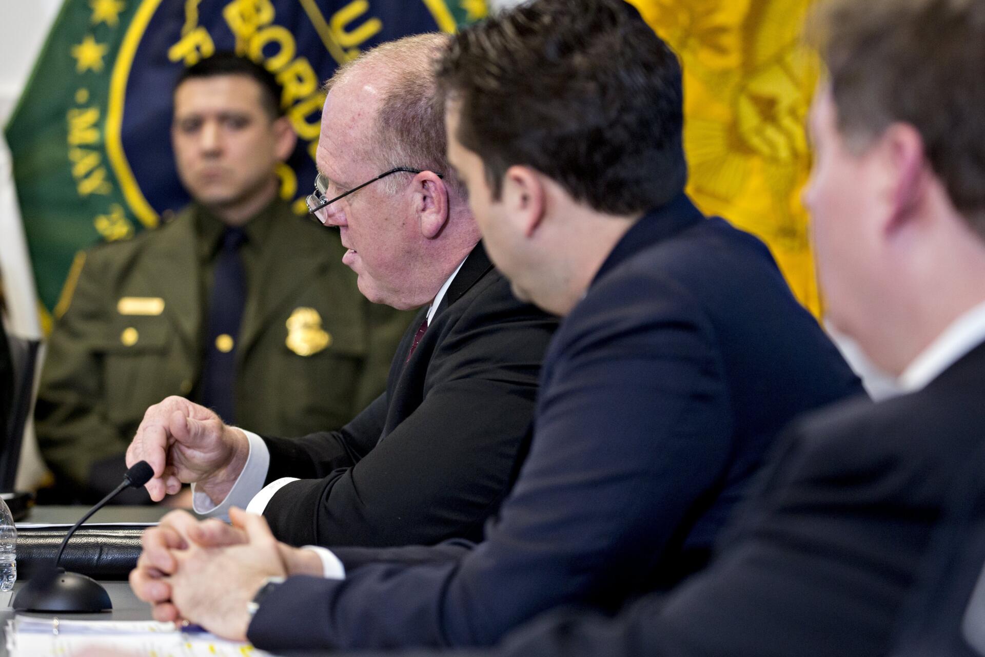 El 'zar de la frontera' de Trump retomará la detención de familias migrantes