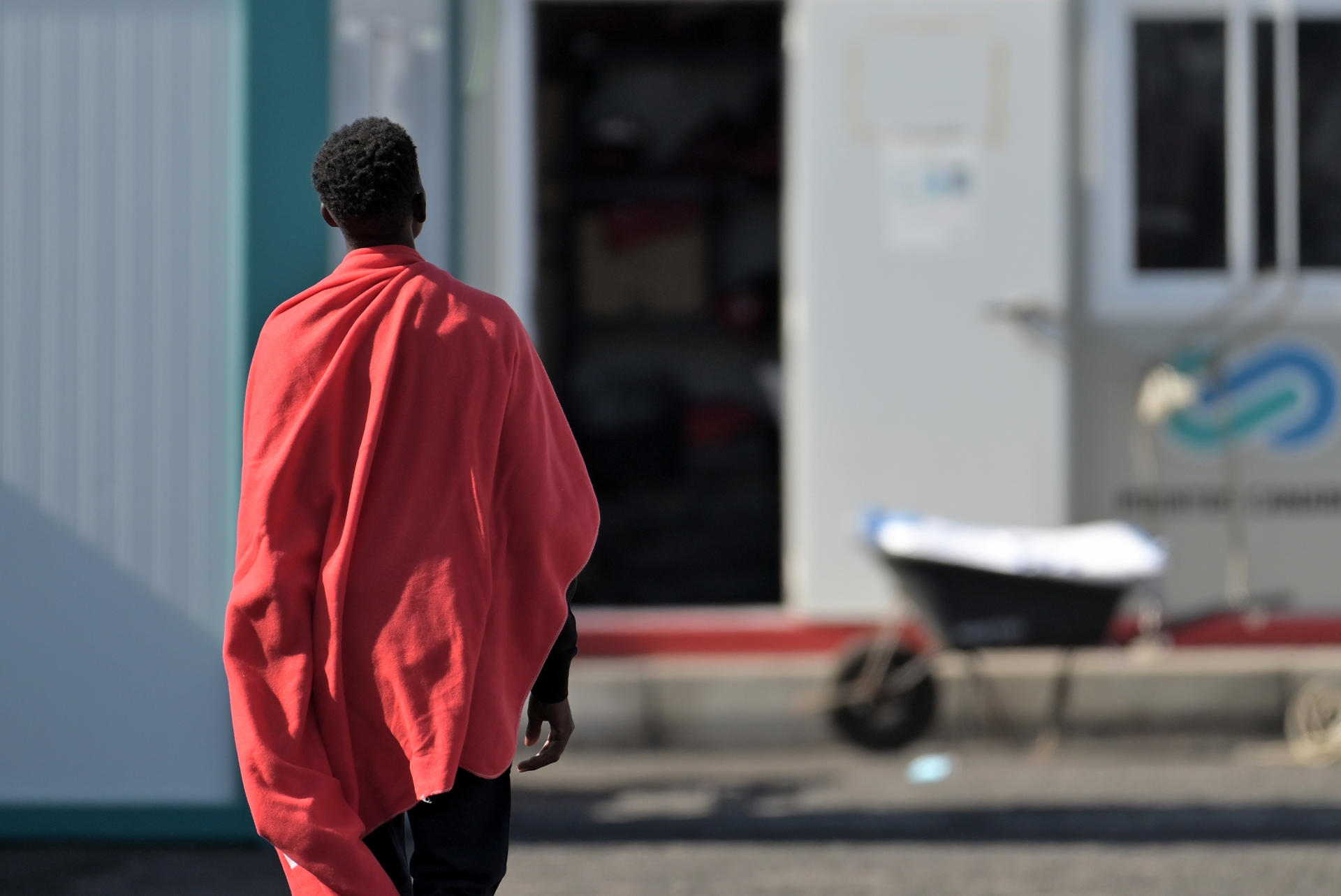 El año 2024 terminará en España con nuevos récords de llegada irregular de inmigrantes por mar, que parten de las costas de África.
