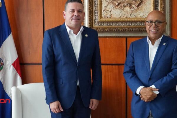 Director de Proindustria saluda aprobación de contratos del DISDO por Cámara de Diputados. (foto, fuente externa)