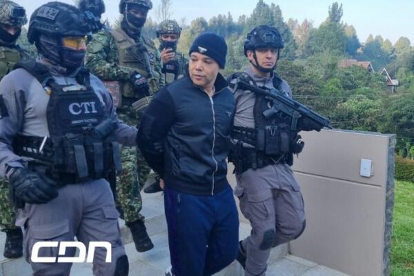 Momento en que Erick Mosquea, líder de la red Falcón, fue capturado en Colombia.
