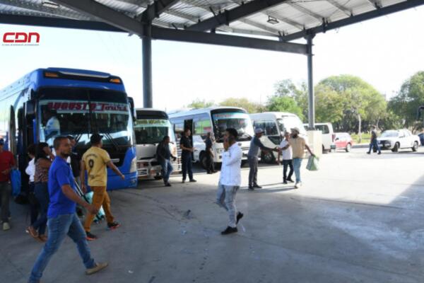 Choferes preocupados por la disminución del flujo de pasajeros en las festividades de Año Nuevo. (foto, fuente externa)