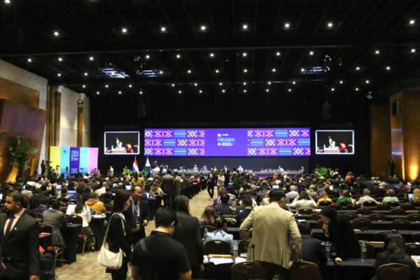 Delegados de diferentes países asisten a la sesión inaugural de la decimonovena reunión del Comité Intergubernamental para la Salvaguardia del Patrimonio Cultural Inmaterial de la (Unesco)para la Salvaguardia del Patrimonio Cultural Inmaterial de la Organización de las Naciones Unidas para la Educación, la Ciencia y la Cultura (Unesco), este lunes en Luque (Paraguay). EFE/ Nina Osorio
