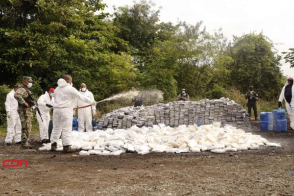 La incineración de la cocaína forma parte de un protocolo estricto que asegura que los alijos decomisados sean destruidos de manera controlada. (foto, fuente externa)