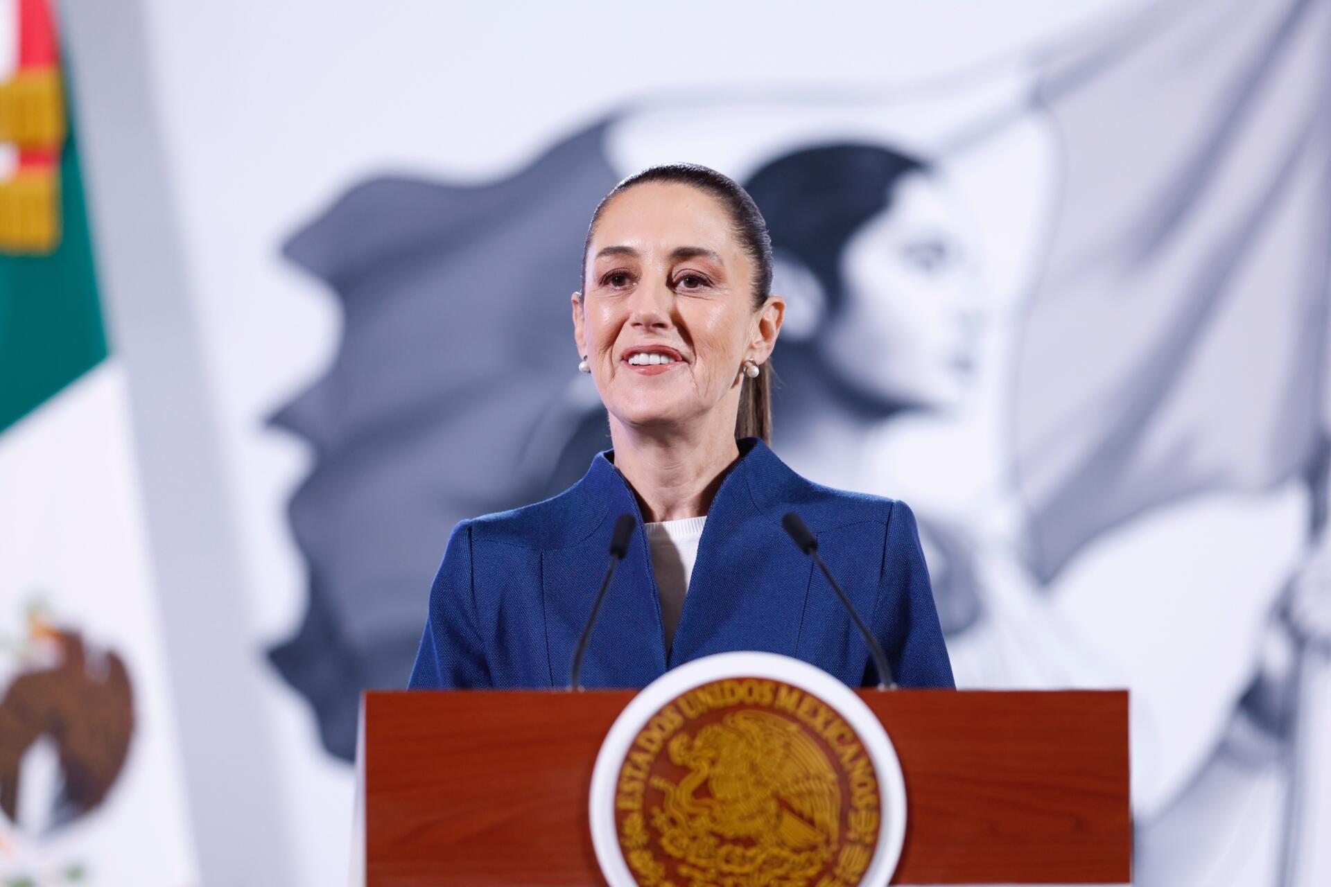 La presidenta de México, Claudia Sheinbaum, habla durante su rueda de prensa matutina