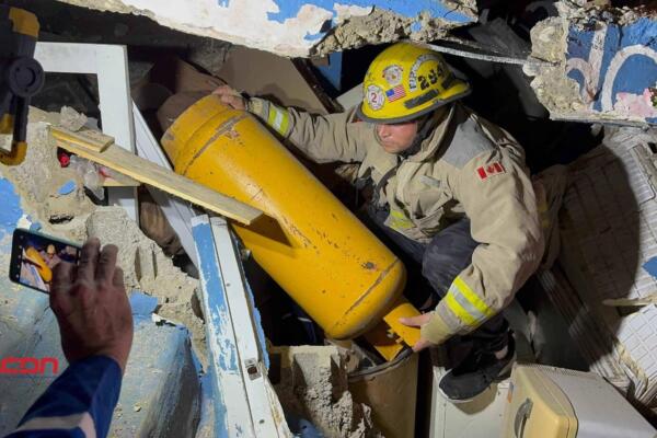De acuerdo con el reporte preliminar del Cuerpo de Bomberos de Santiago, la explosión fue causada por un escape de gas propano. (foto, fuente externa)