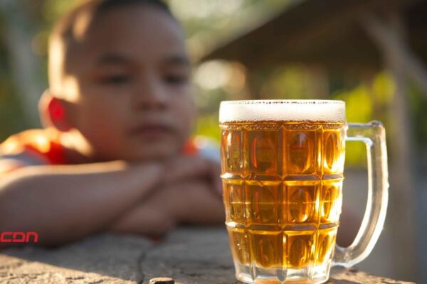 Especialista advierte es mortal consumo de alcohol en menores. (foto, fuente externa)