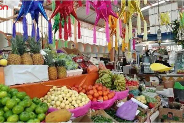 Vendedores aseguran que los precios de los productos más demandados en esta época del año se mantienen asequibles. Foto: Fuente externa 