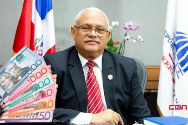 Luis Rafael Sánchez  afirmó que el 99.6 de los empleados públicos ya cobraron su sueldo 13. Foto: Fuente externa 