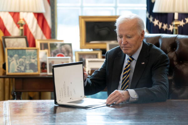 Biden se coordina con el equipo de Trump para responder a los incendios en California Casa Blanca en Washington, DC (EE.UU). EFE/LEIGH VOGEL / POOL