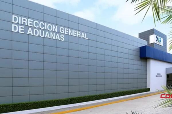  Eduardo Sanz Lovatón, junto al presidente Luis Abinader, inauguraron el nuevo centro de distribución logístico de la empresa NODO. (foto, fuente externa)