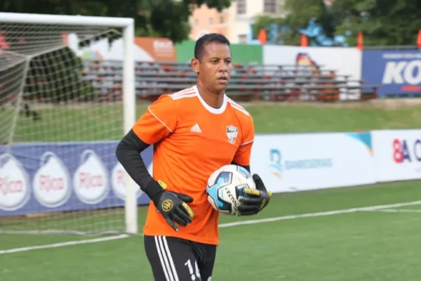 Cibao FC anunció que el productivo jugador colombiano renovó contrato para mantener con el club, que ha ganado cinco campeonatos, cuatro de ellos en forma consecutiva.