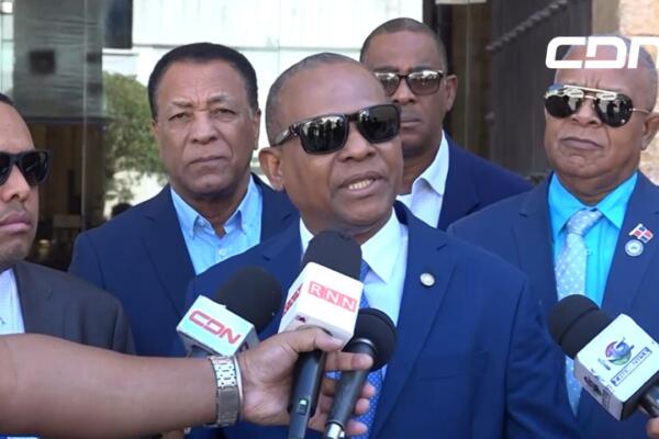 El Colegio Dominicano de Ingenieros, Arquitectos y Agrimensores reclamó al Gobierno el pago de 350 millones de pesos por obras ejecutadas. Foto: CDN Digital