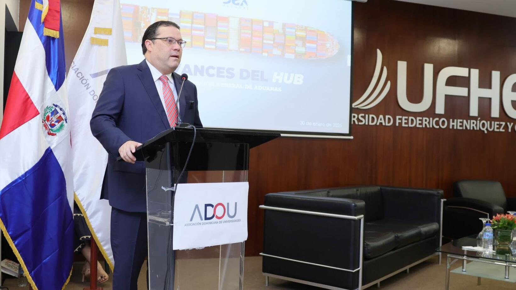 Director de Aduanas: En 25 años, la logística será principal fuente económica