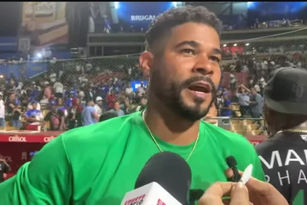 En la Serie Regular, Rogers tuvo récord de 3-2, con una efectividad de 3.04. Fue seleccionado por segundo año consecutivo por las Estrellas para reforzarlas en la semifinal de la Liga Dominicana. En esta etapa, acumula marca de 1-1, con una efectividad de 4.70 y un WHIP de 1.50.
